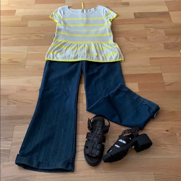 ❗️FREE Ann Taylor LOFT Peplum striped top MUST BUNDLE - Picture 2 of 8